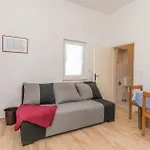 2 Bedroom Beautiful In Turanj