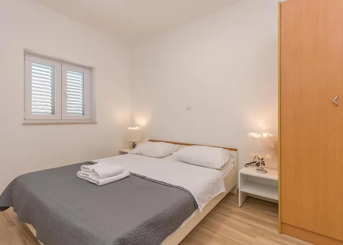2 Bedroom Beautiful In * Turanj