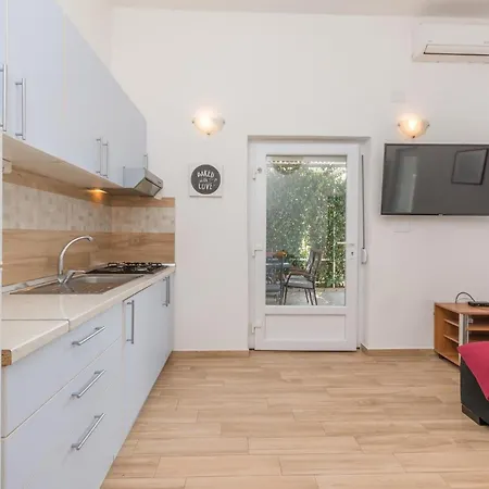 2 Bedroom Beautiful In